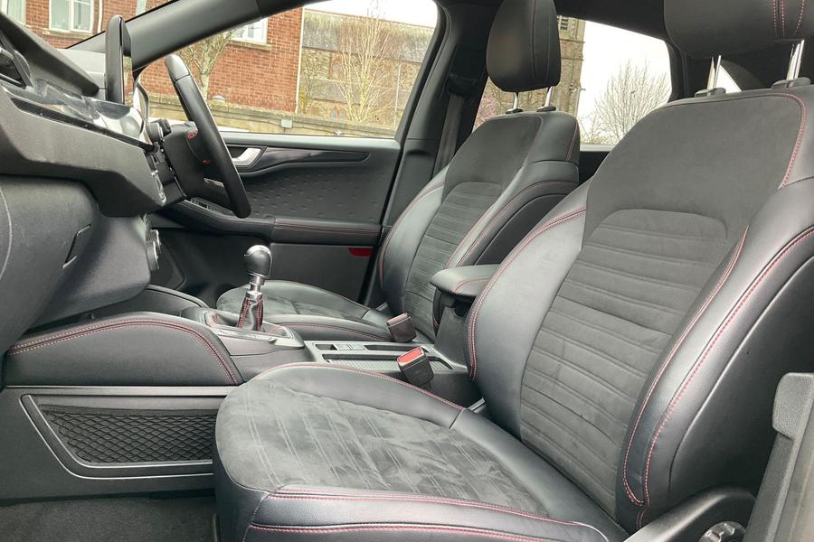 Ford KUGA Photo autoimg-c9f3bbacad90634f5fccb4d34f60c15899ccb795.jpg