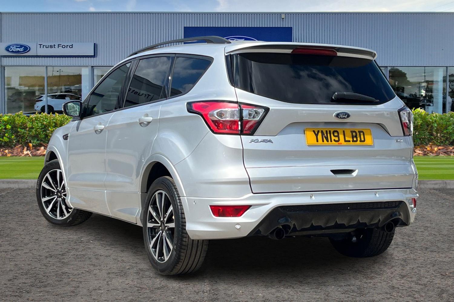 Ford Kuga Photo 1