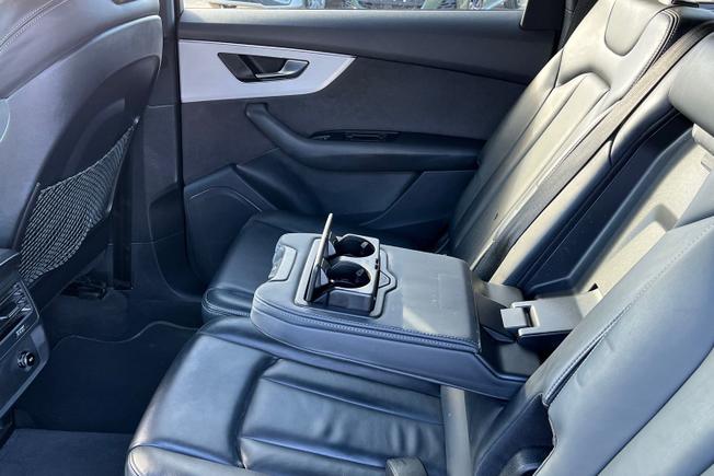 AUDI Q7 Photo 47