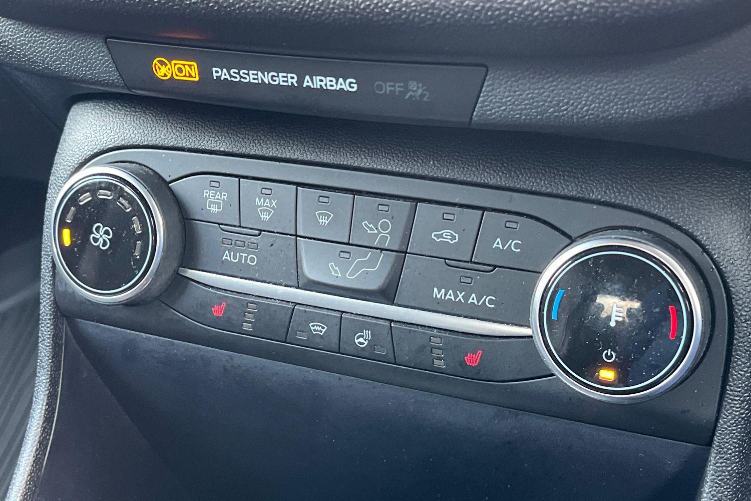 Ford FIESTA Photo 28