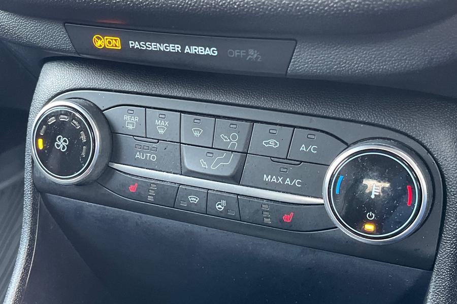 Ford FIESTA Photo autoimg-c9fb9cd92d2f6a399f4ee11e7386da5252440331.jpg