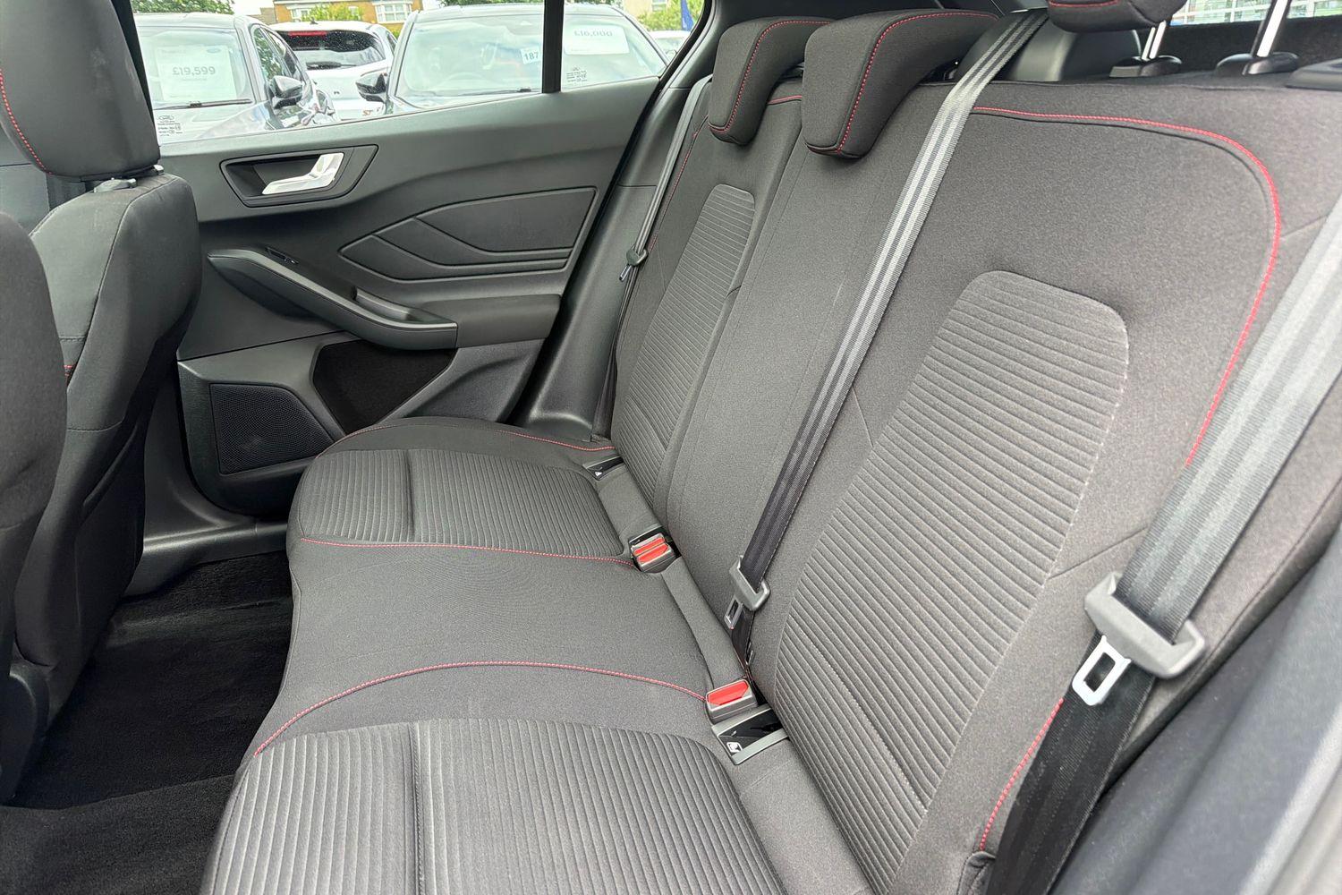 Ford FOCUS Photo 19