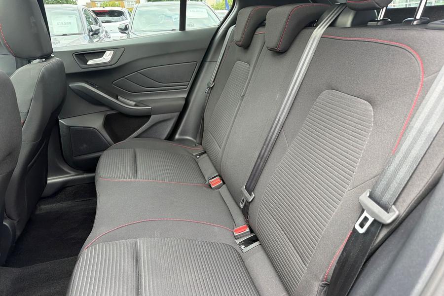 Ford FOCUS Photo autoimg-c9fc5e446e911f60de9bb234c7e756b3ae888747.jpg