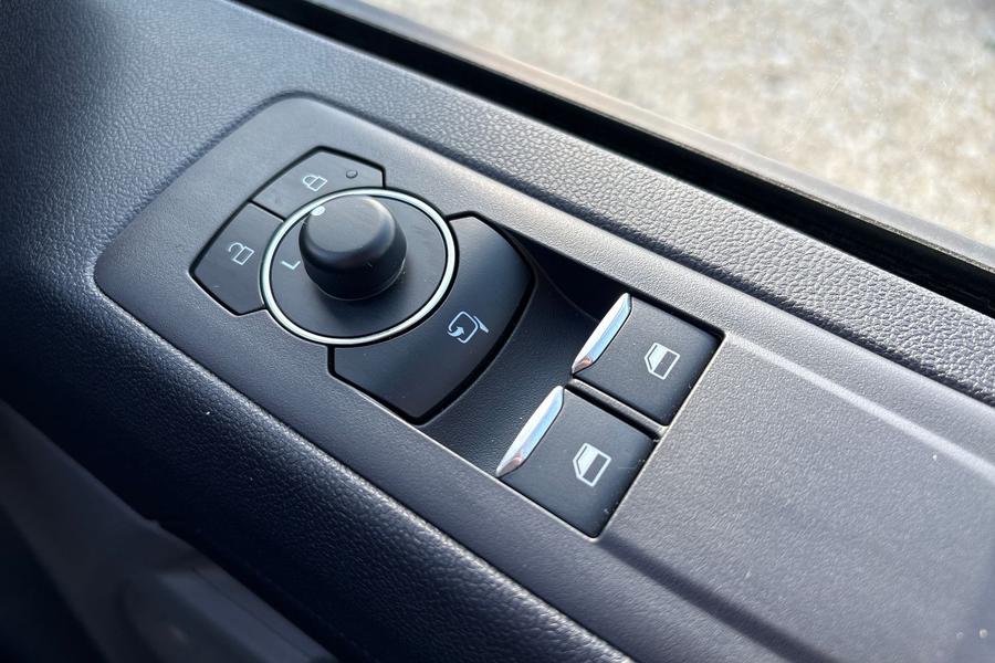 Ford TRANSIT CUSTOM Photo autoimg-c9fd3de4dc03bfa416a691486ffb95d2674a4328.jpg