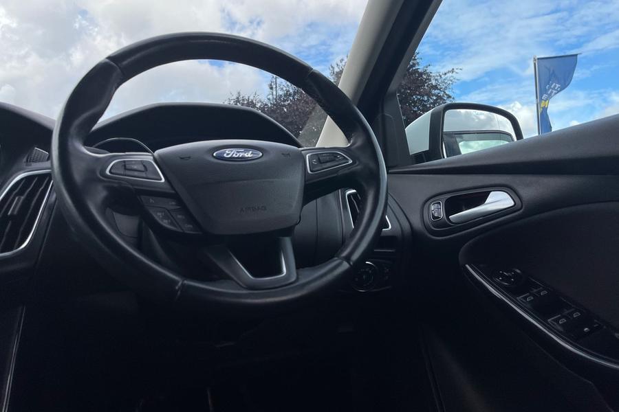 Ford Focus Photo autoimg-c9ff91d4a702f1dc727e9c19c628018b52866a59.jpg
