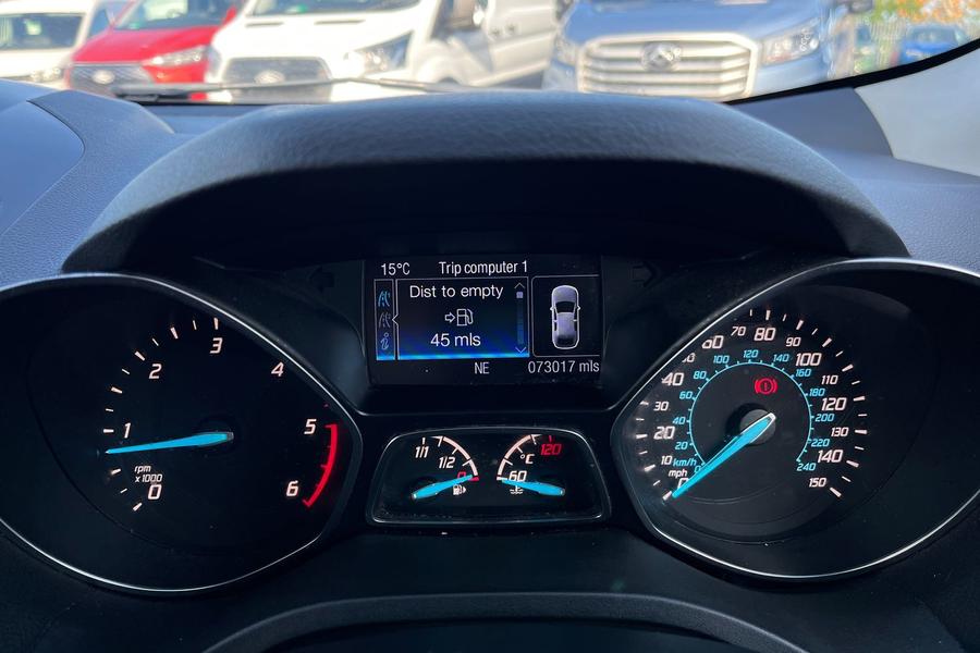 Ford KUGA Photo autoimg-c9ffc091bbabbd98e7b7ab97133fe2354b130501.jpg