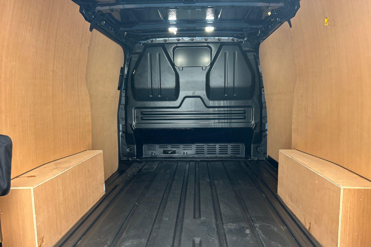 Ford E-TRANSIT CUSTOM Photo 28