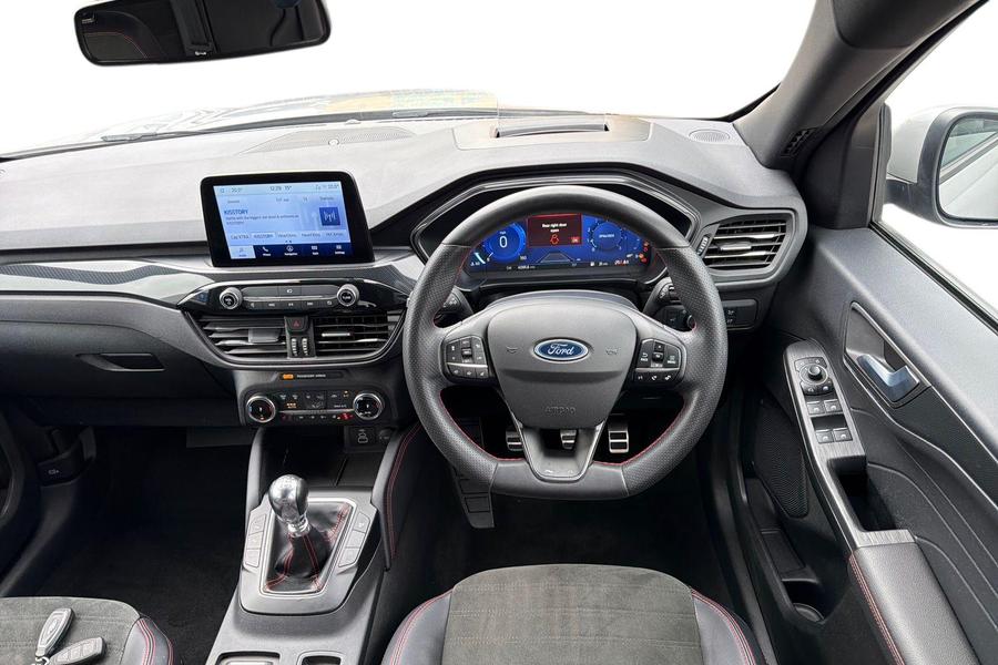 Ford Kuga Photo autoimg-ca040d29bc23da9a4abd31568ba7408c0fbea419.jpg