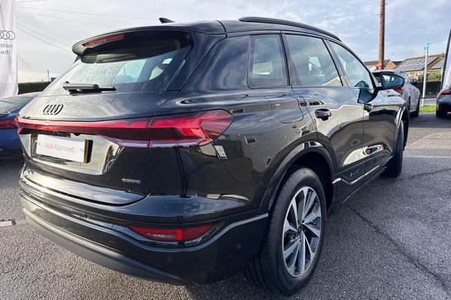 AUDI Q6 e-tron Photo 31
