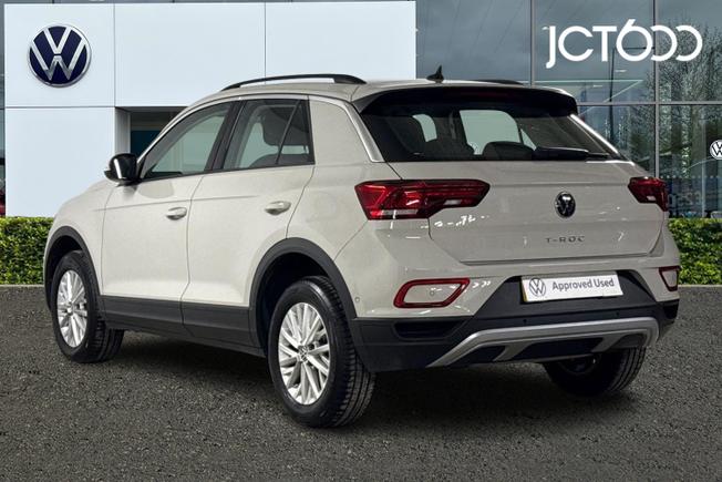 Volkswagen T-Roc Photo 3
