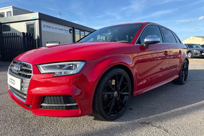 AUDI S3 Photo 24