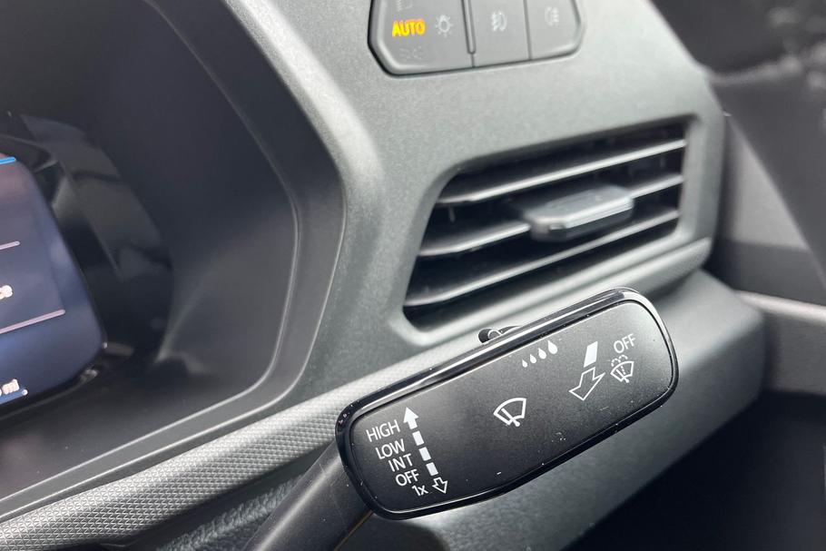 Used FORD TRANSIT CONNECT HS25CGF 24