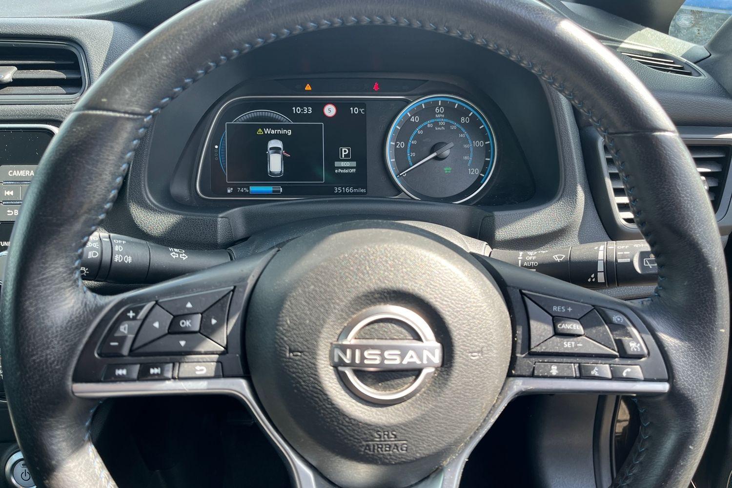 Nissan Leaf Photo 11