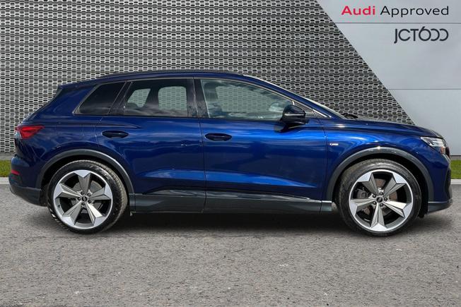AUDI Q4 e-tron Photo 4