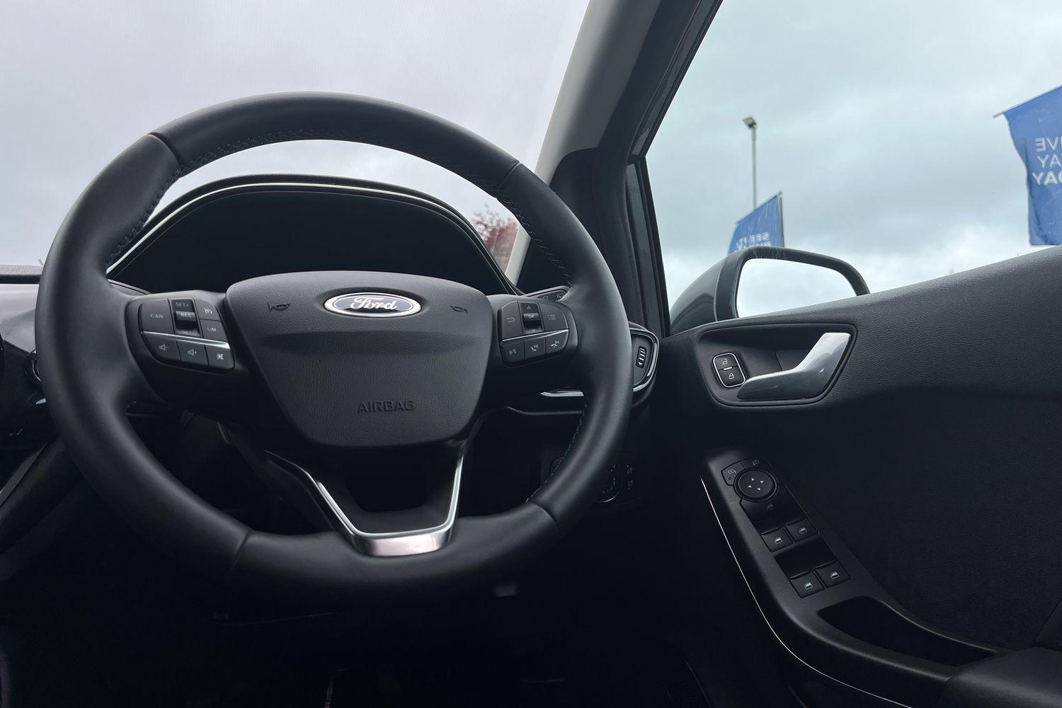 Ford FIESTA Photo 11