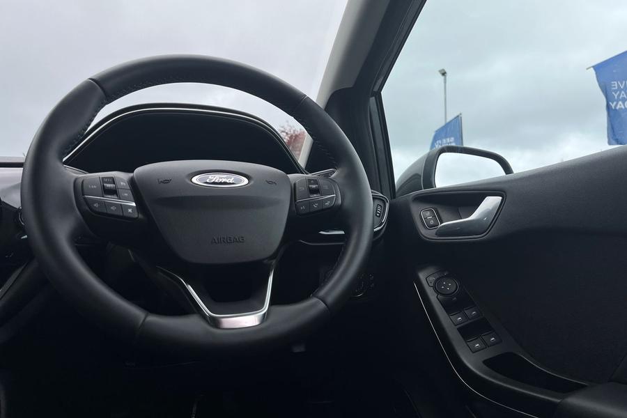 Ford FIESTA Photo autoimg-ca1e14395b64a7aa28b546ed9730f86f084cb5a4.jpg
