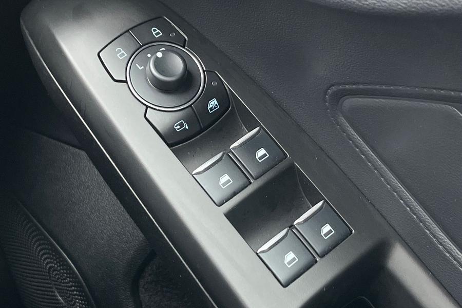Ford FOCUS Photo autoimg-ca239c5b3c52788ea37e1529440ceb28579f6897.jpg