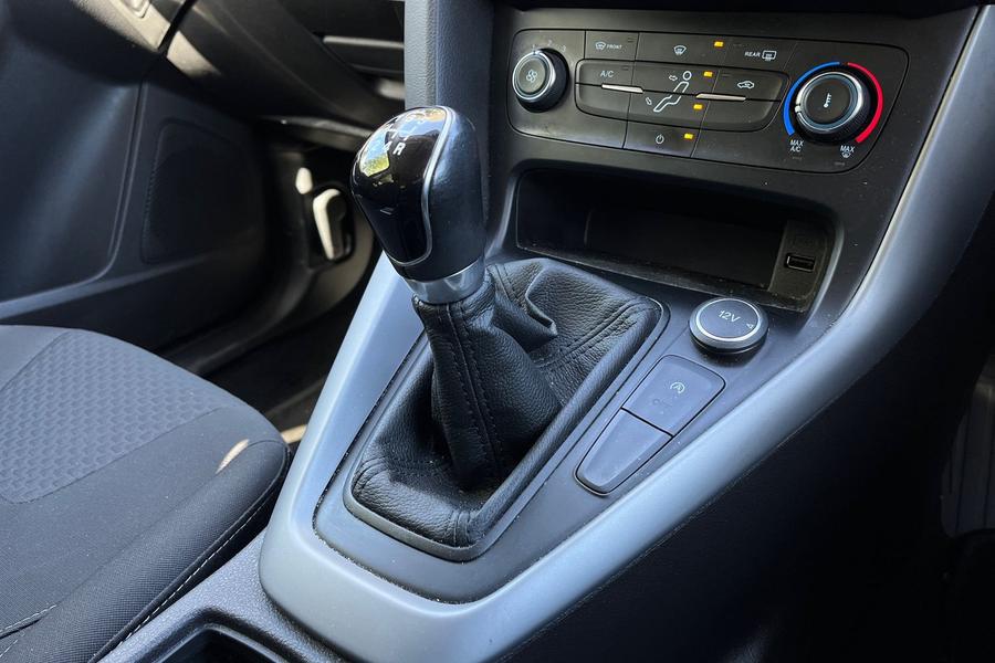 Ford Focus Photo autoimg-ca2721b354356ae4e1c146d6b01095f69ba7bdb9.jpg