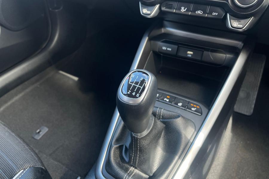 Kia STONIC Photo autoimg-ca2acf0b68113fd02cc490c262e8cce82e38f524.jpg