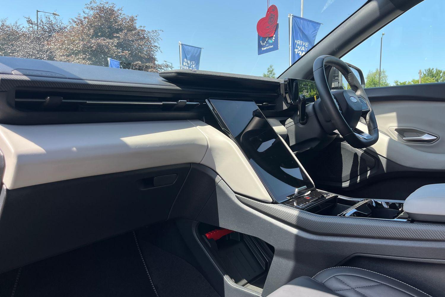 Ford Explorer Photo 17