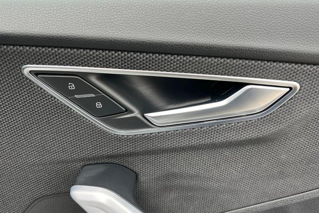 AUDI  SQ2 Photo 50