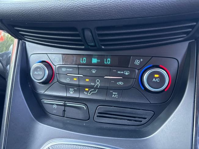 FORD Kuga Photo 32