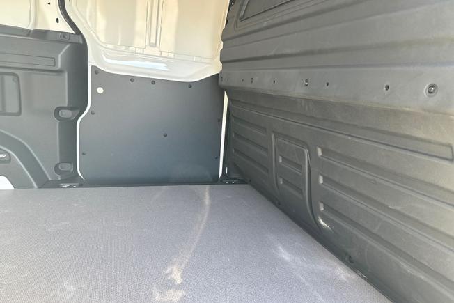 VOLKSWAGEN ID. BUZZ Cargo Photo 28