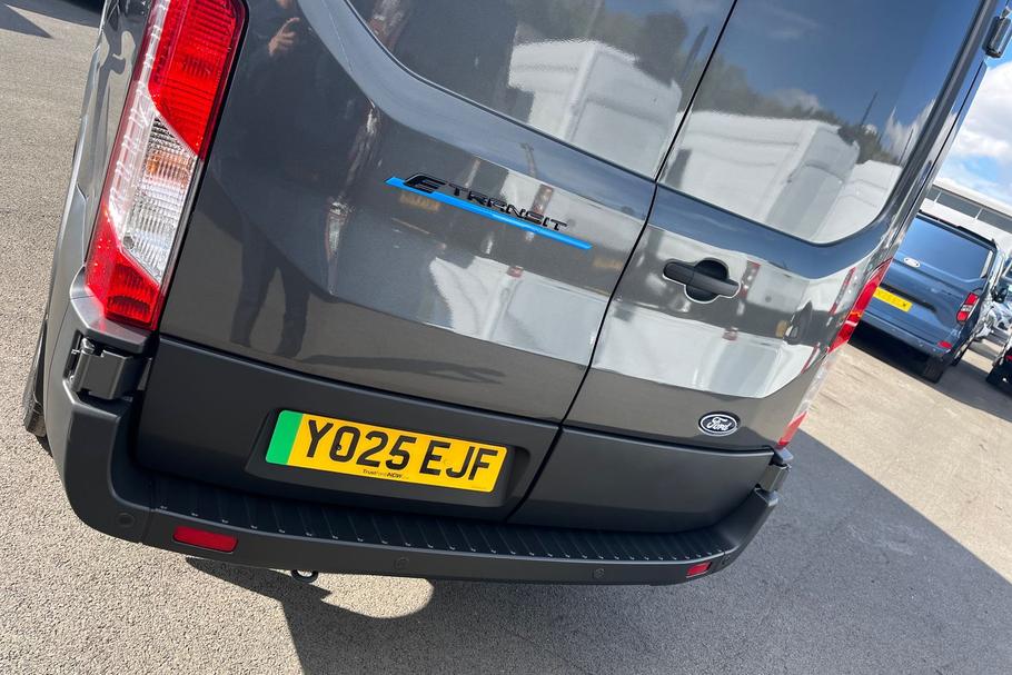 Used Ford E-TRANSIT YO25EJF 39