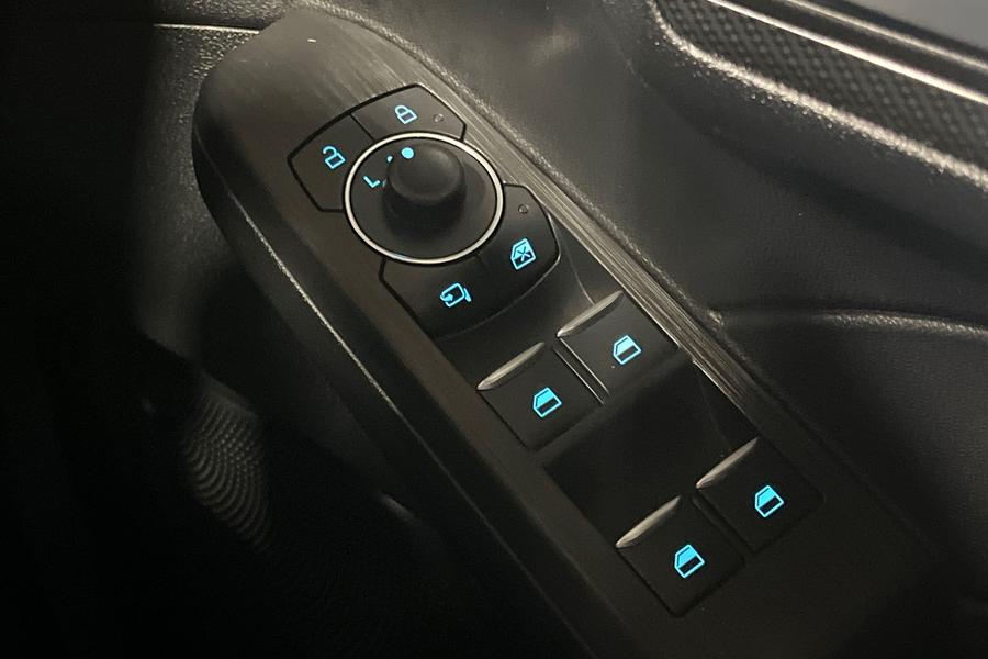 Ford KUGA Photo autoimg-ca4ba778e57eff3d9487c1a3403d2884d16900fd.jpg