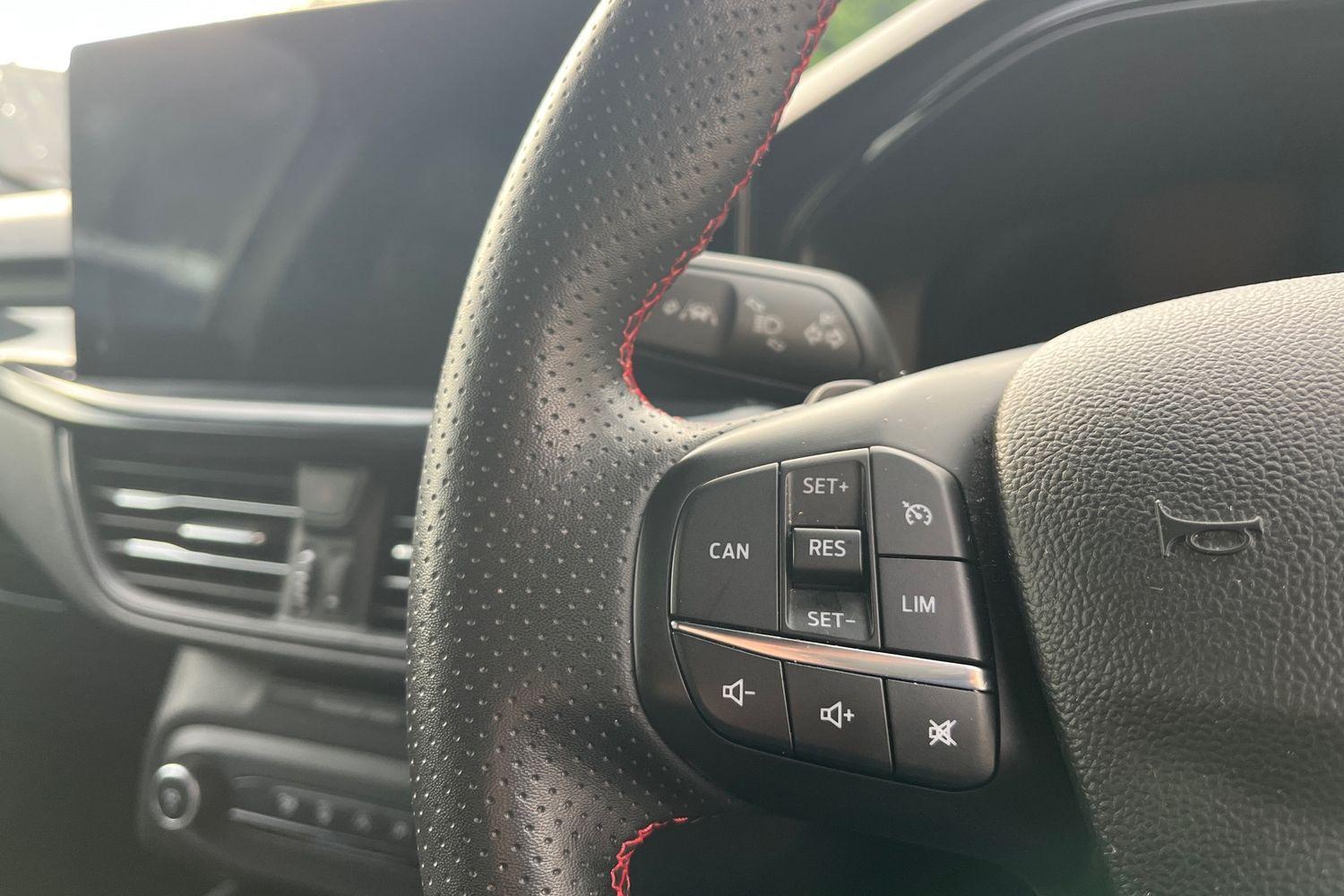 Ford FOCUS Photo 28