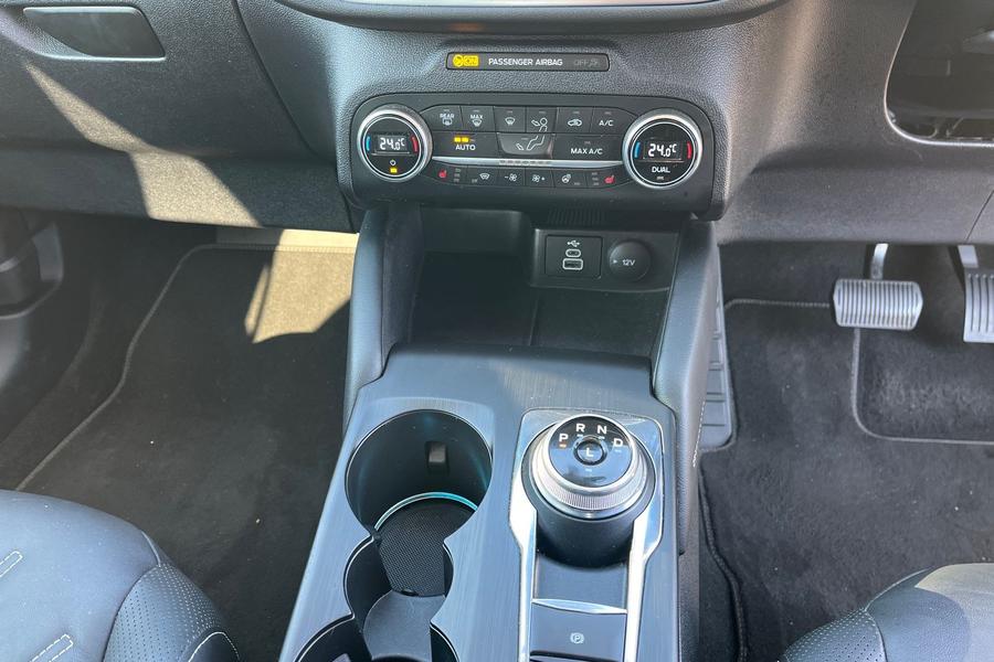 Ford Kuga Photo autoimg-ca50ebfb788488f90d535a4ac1c92de232f1a6ba.jpg