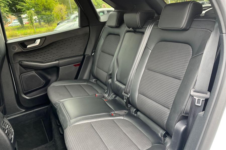 Ford KUGA Photo autoimg-ca52e45bbc7cd6617be0ebb54f188510ac5fd479.jpg
