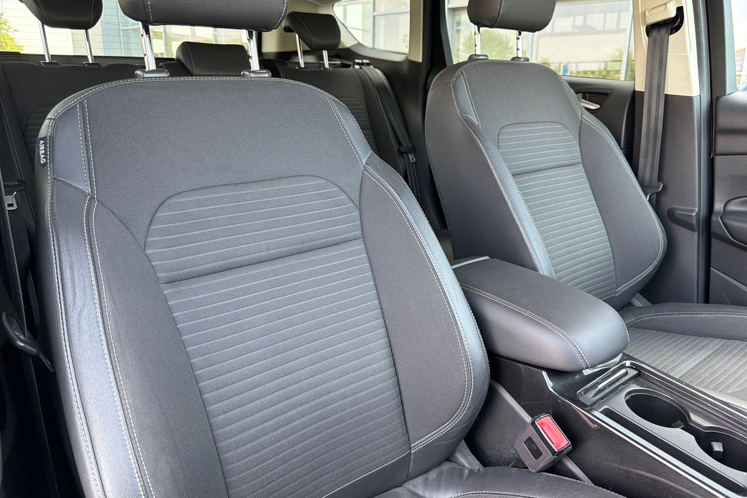 Ford KUGA Photo 16