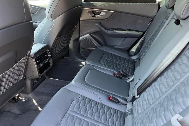AUDI Rsq8 Photo 44