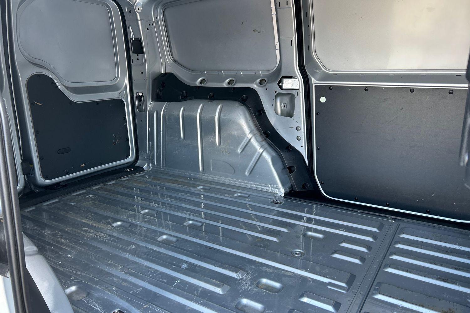 Ford TRANSIT CONNECT Photo 25