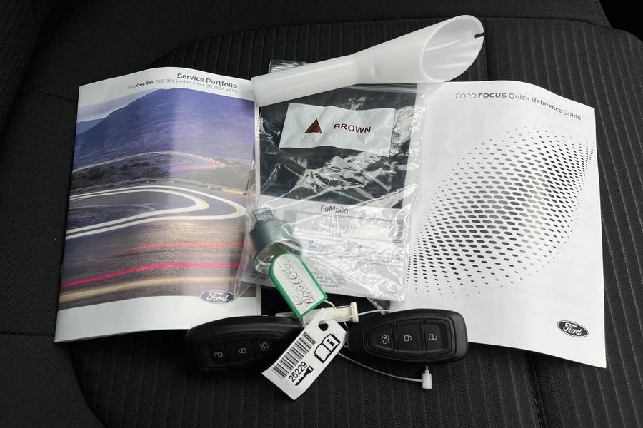 Ford FOCUS Photo autoimg-ca5858fdf1fe0bf09ec0ecce326ca740f07b7527.jpg
