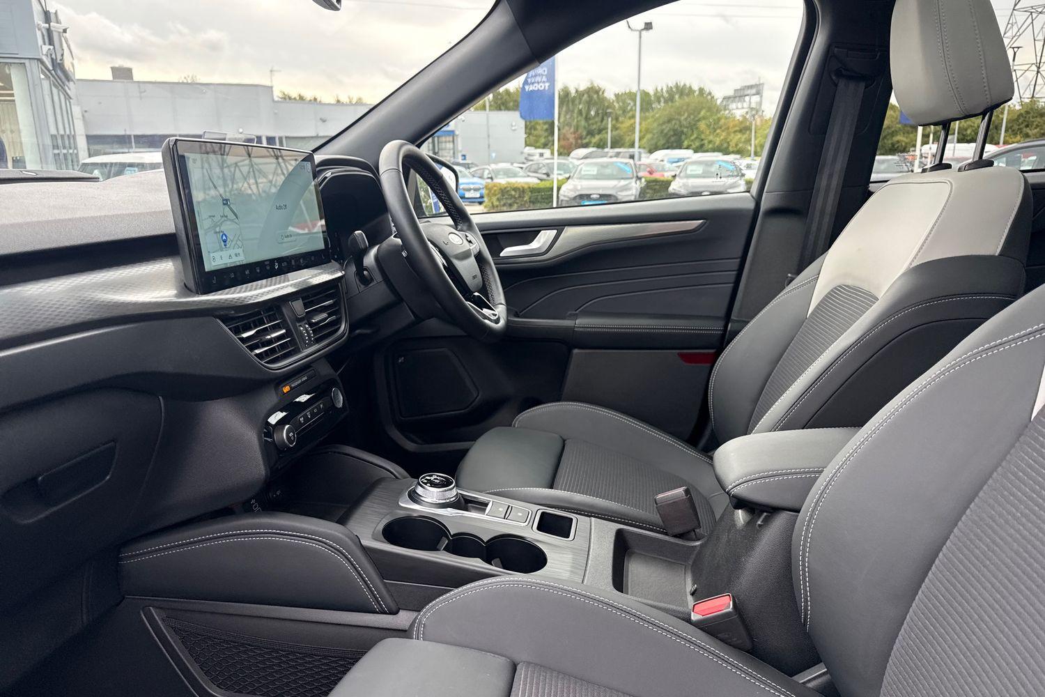 Ford KUGA Photo 18
