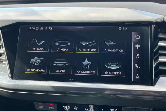 AUDI Q4 e-tron Photo 13