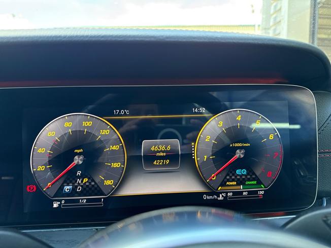 MERCEDES-BENZ E Class Photo 15
