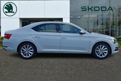 ŠKODA Superb Photo 4