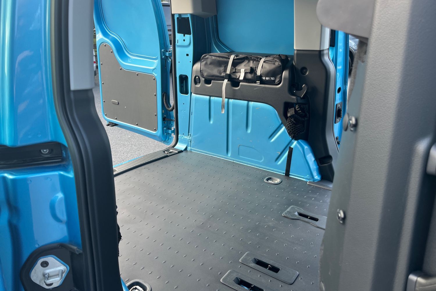 Ford TRANSIT CONNECT Photo 16