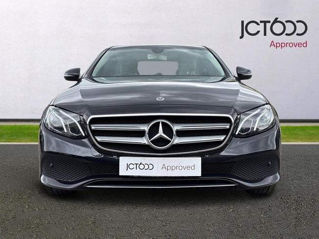 MERCEDES-BENZ E Class Photo 8