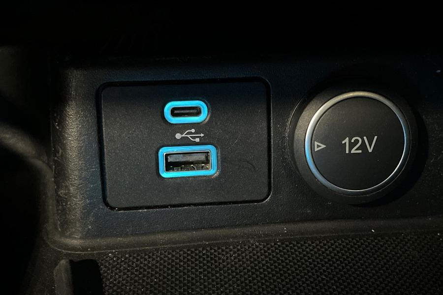 Ford KUGA Photo autoimg-ca69f6238696931eddaca318181a3a4c09193203.jpg