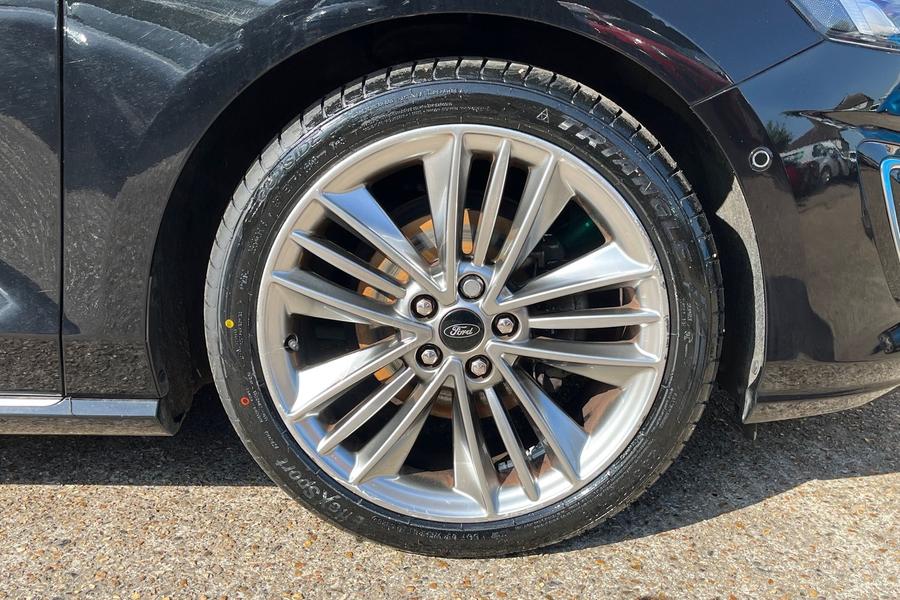 Ford FOCUS VIGNALE Photo autoimg-ca6d24ac8826bded6c545938bc70b8c055f2a525.jpg