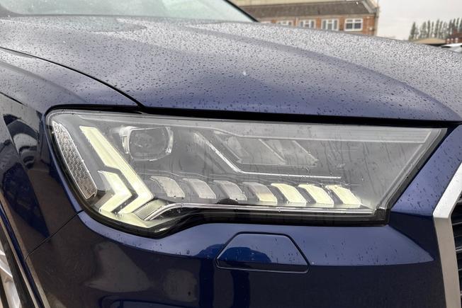 AUDI Q7 Photo 19
