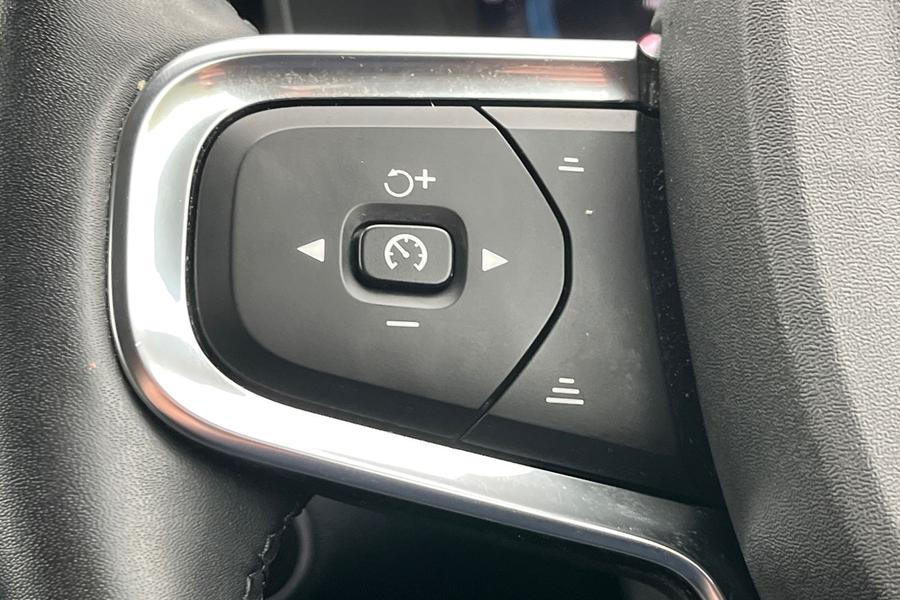 Volvo XC40 Photo autoimg-ca7146273cd8f2edc19e188a14e36529f893fe3d.jpg