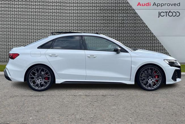 AUDI RS3 Photo 4