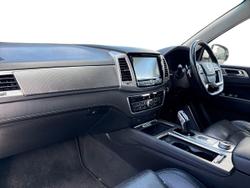 SSANGYONG Rexton Photo 2