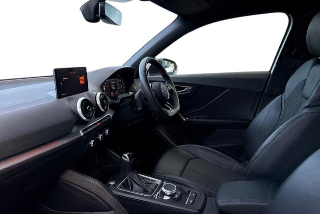 Audi Q2 Photo 2