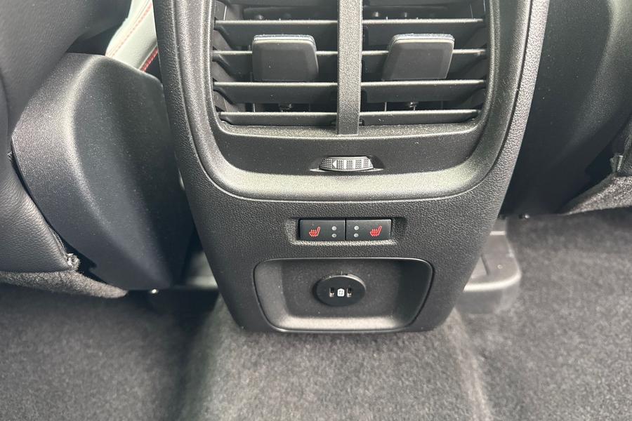 Ford KUGA Photo autoimg-ca7f7891a1a61ca0d281b28e7ec238b47efff102.jpg